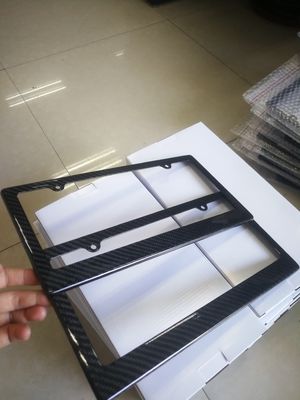 Gepersonaliseerde koolstofvezel rijbewijsplaat Frame Wit Zwart Twill Glanzend Luxe Gepersonaliseerd 32*16